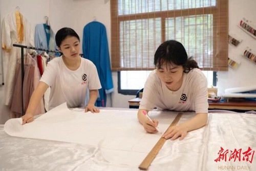 青青子衿,悠悠我心——sunbet申搏官方网站国学研究院汉服传承创业综述